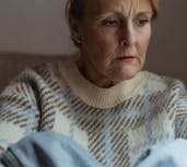 Red light therapy for mood enhancement and seasonal affective disorder